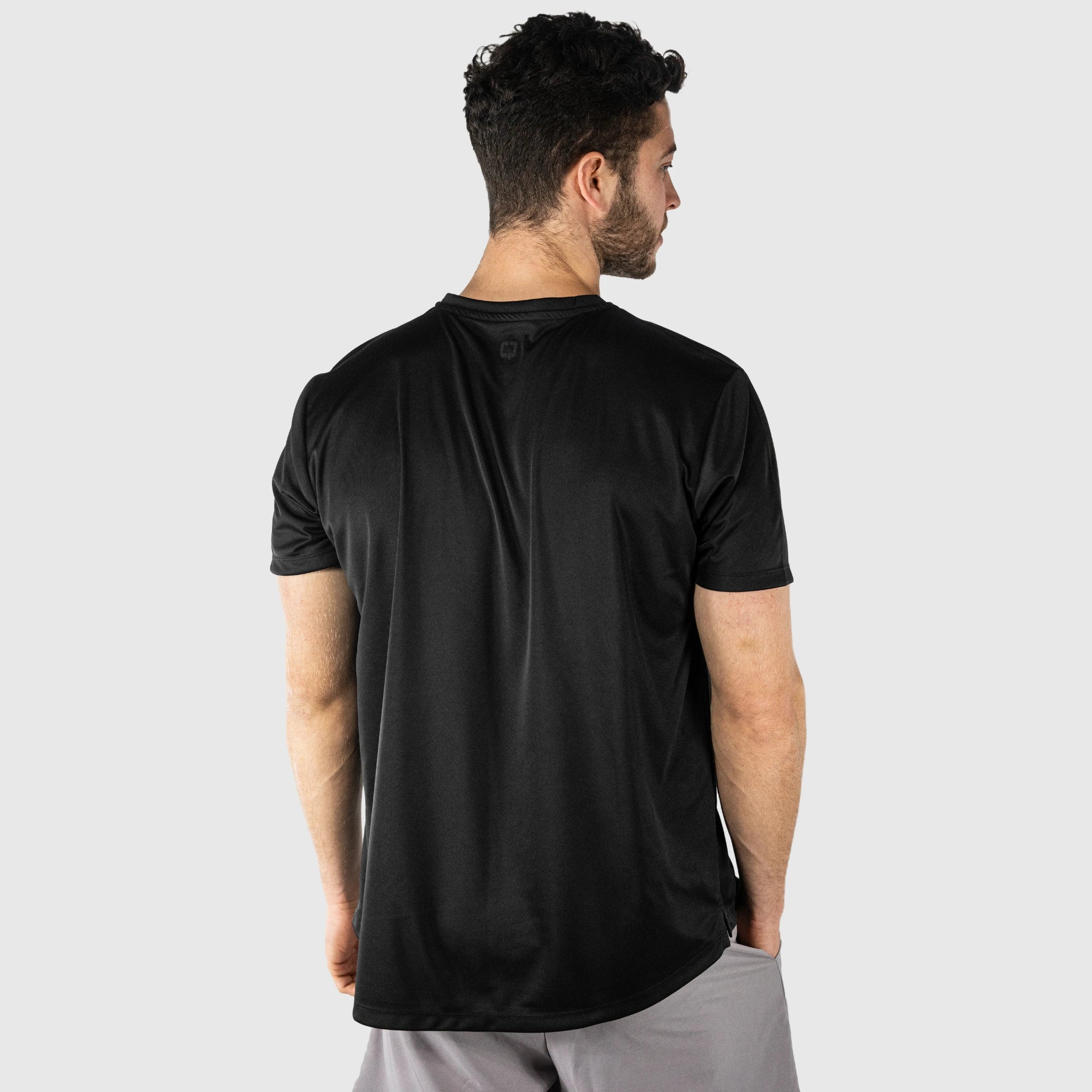 Essence T-Shirt Preta