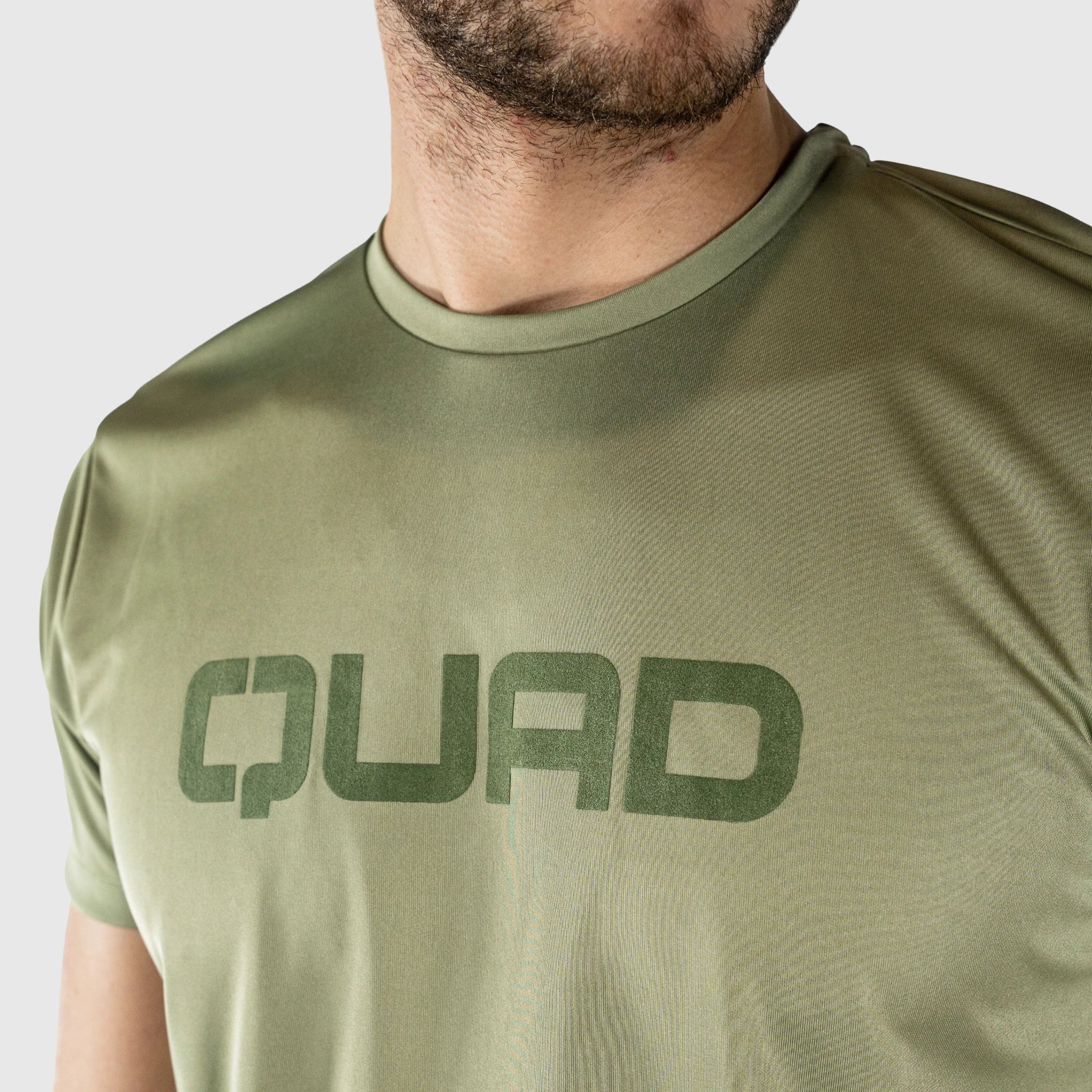 Essence T-Shirt Verde