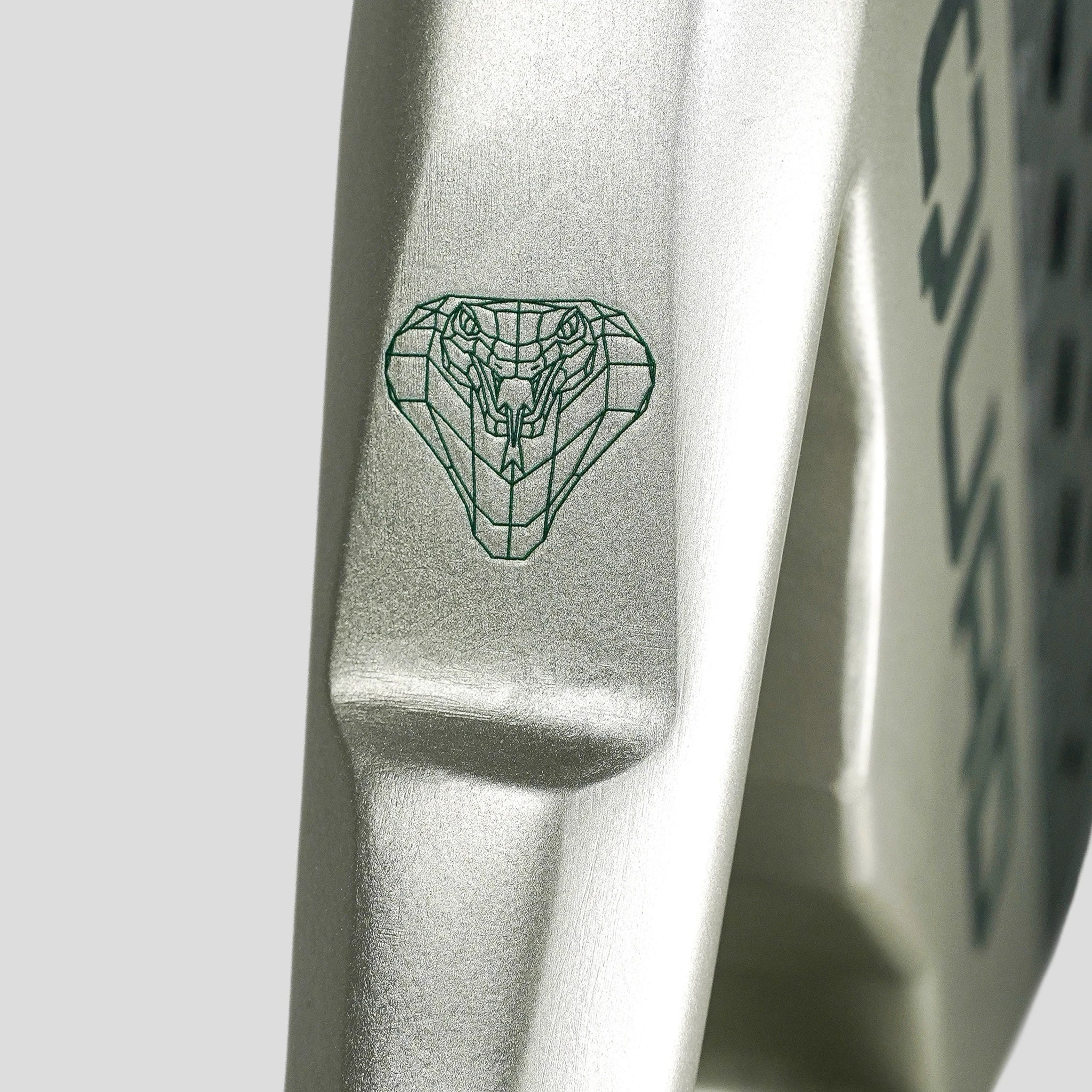 QUAD NAJA padel Racket logo detail
