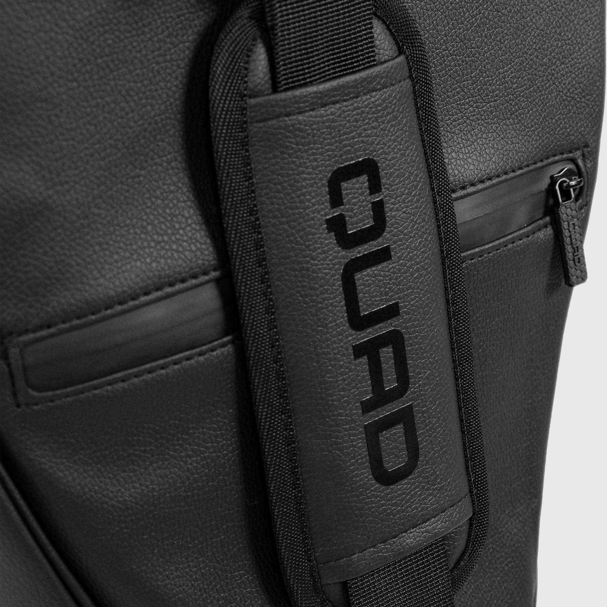 Quad Padel Racket individual bag - handle detail