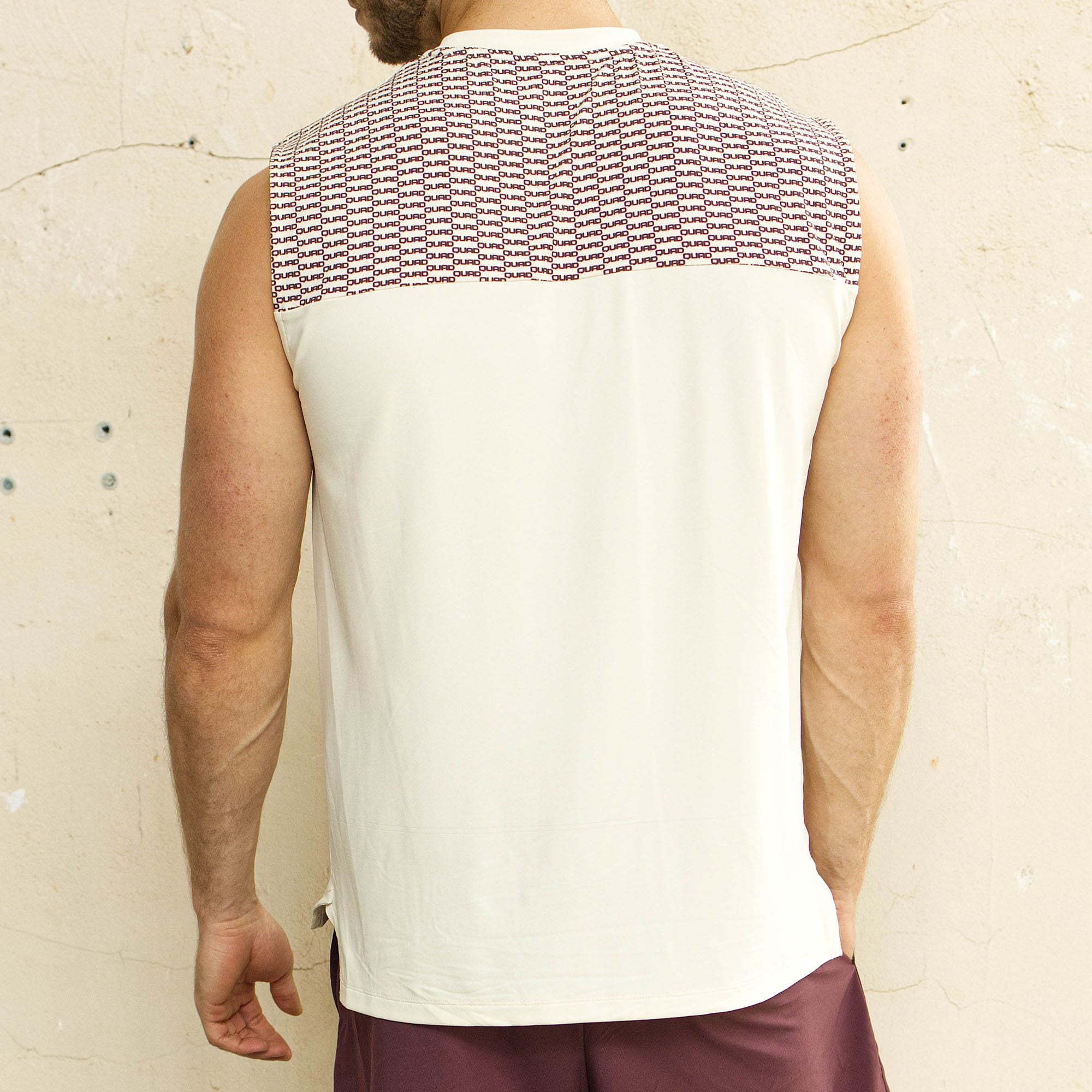 Sleeveless T-shirt Off-White — Front View