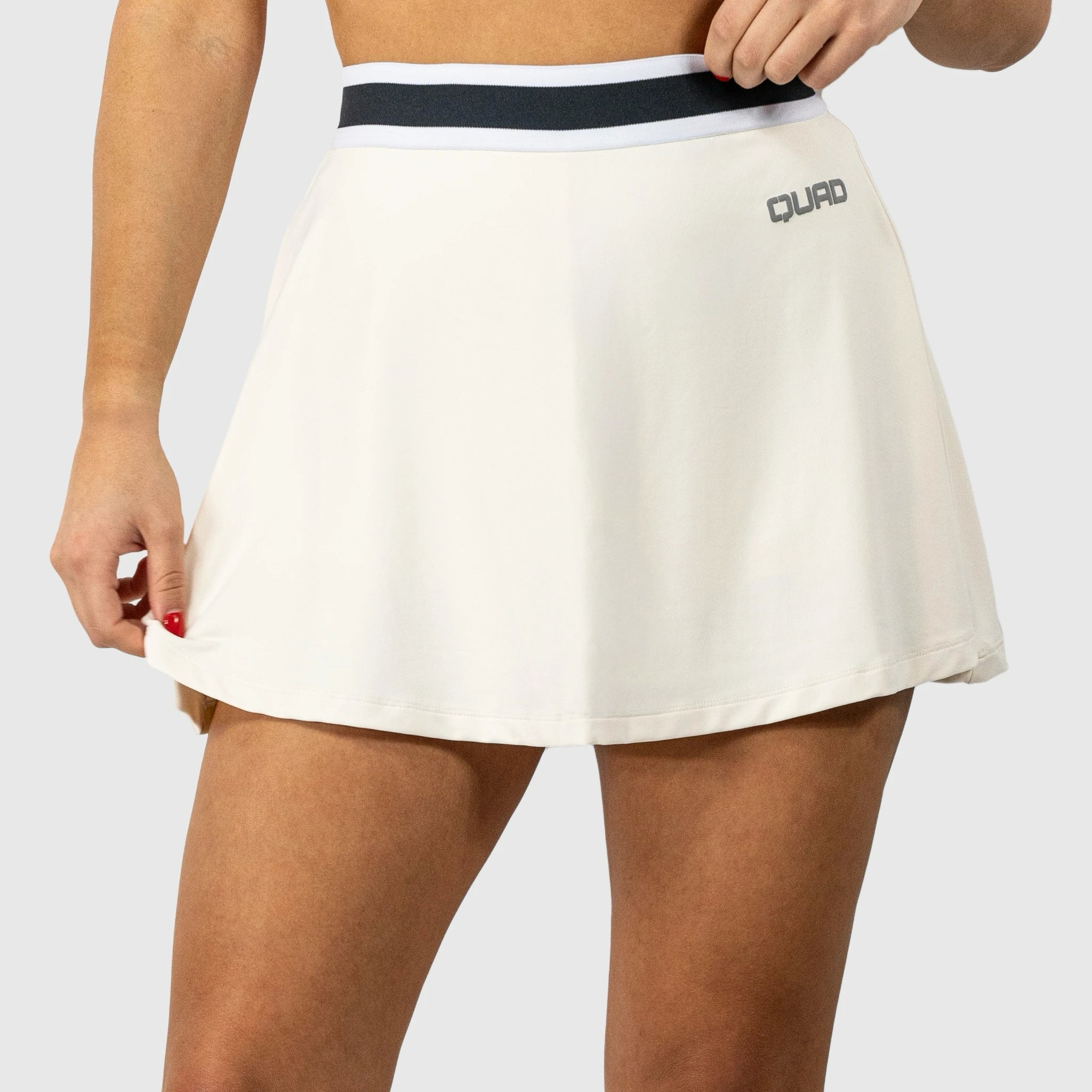 QUAD Slick Skirt Off-white - front view