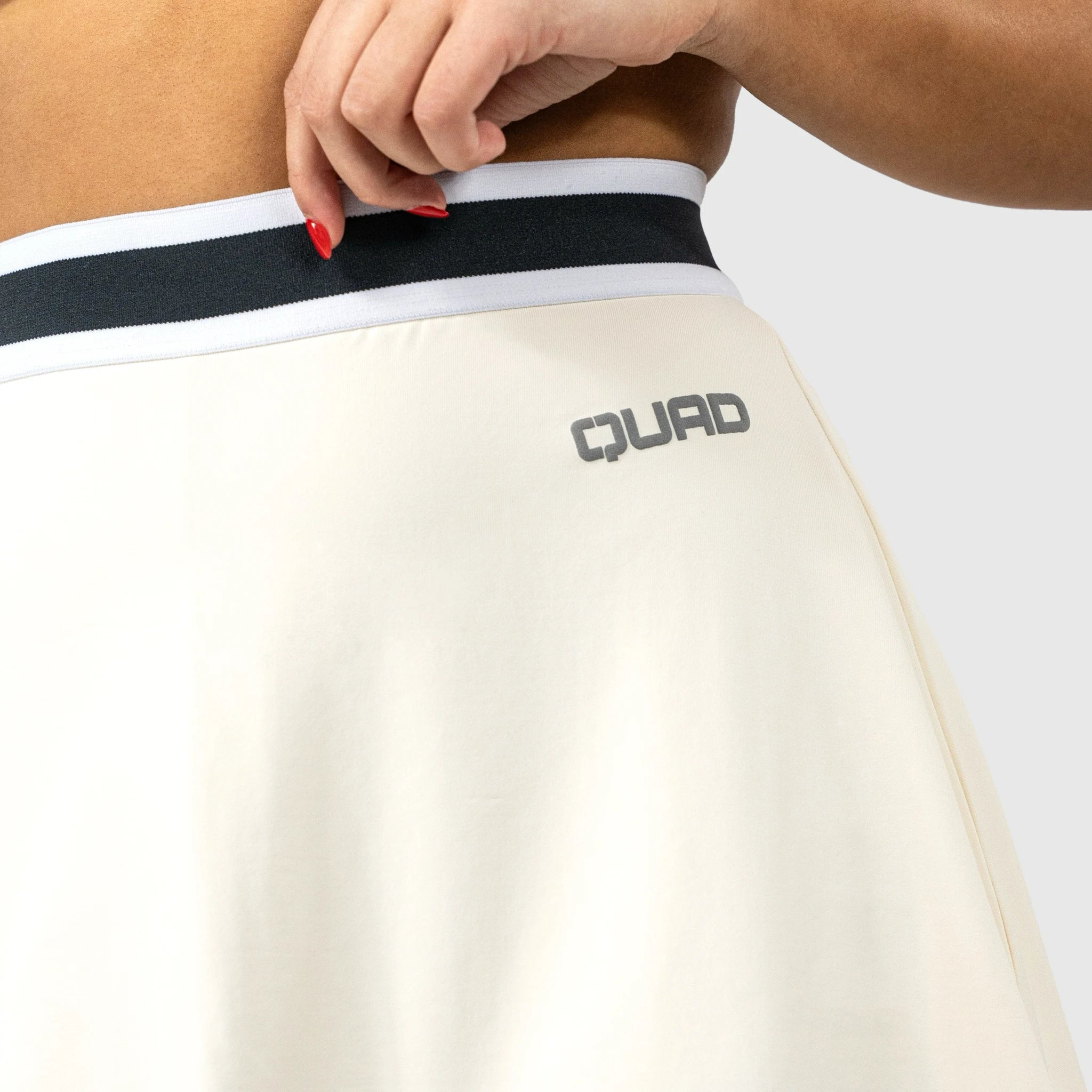 QUAD Slick Skirt Off-white - detail